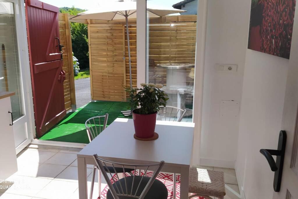 Appartement Tout Confort Au Calme Avec Jacuzzi Mouguerre Esterno foto