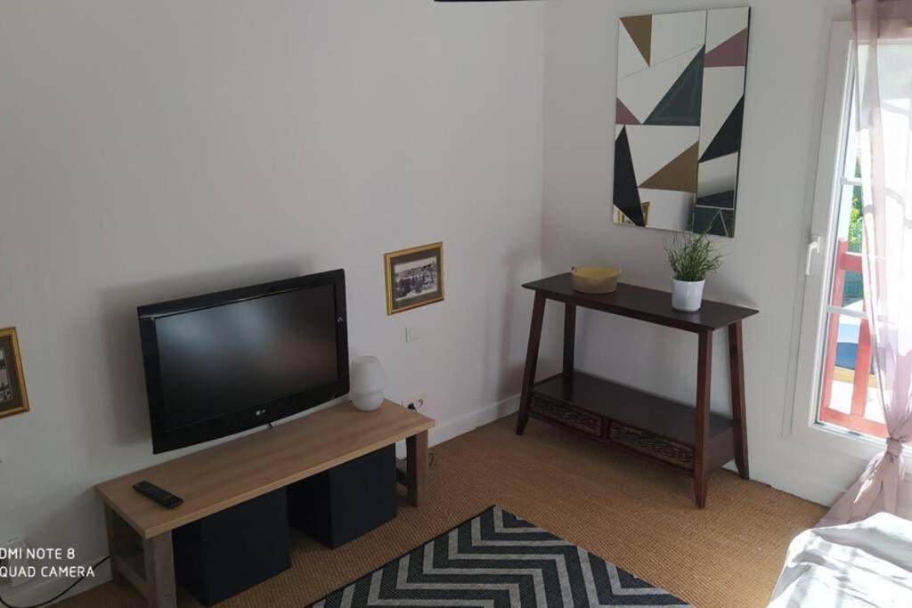 Appartement Tout Confort Au Calme Avec Jacuzzi Mouguerre Esterno foto